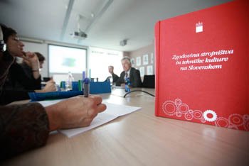 Ob priložnosti izdana knjiga